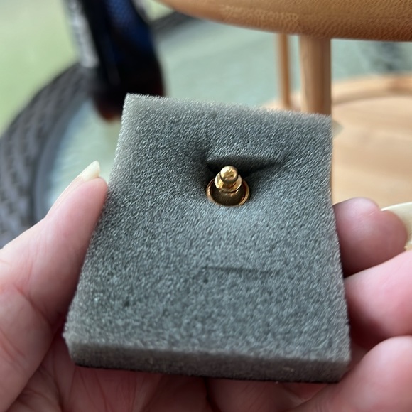 Breast cancer pin in gold and pink.. new in box - Picture 5 of 5